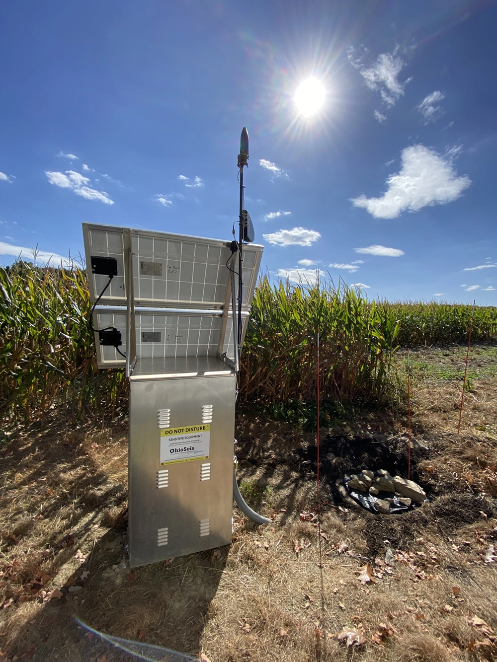 9 Stations are equipped with solar panel charged batteries to power the 40T Posthole and the Minimus digitiser, and with a cell modem to transmit the data to the network
