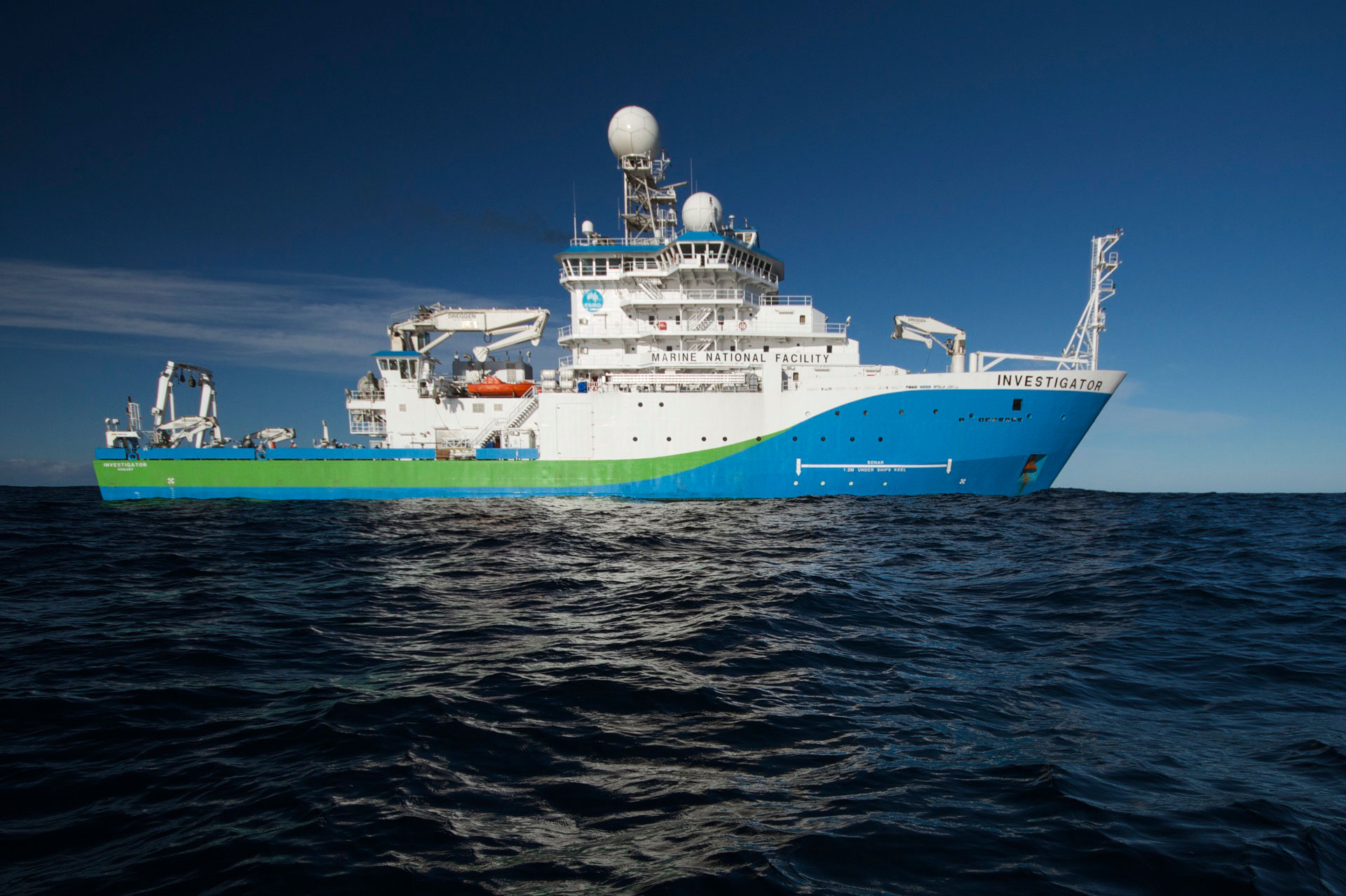 Deep water seismic exploration, Western Australia