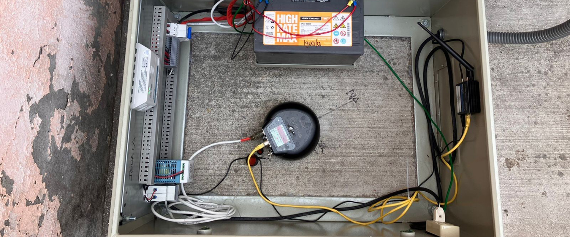 Fortimus digital force-balance accelerometer inside station enclosure